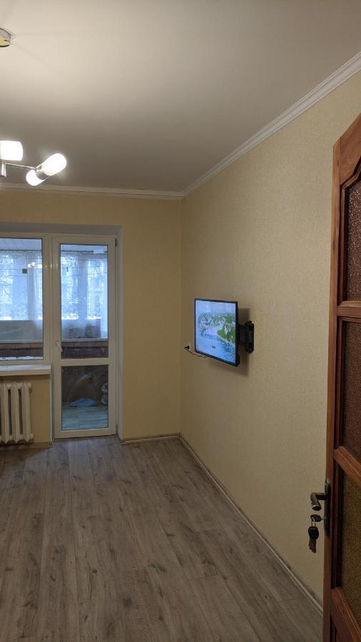 Apartments Near The Trinity Church On Dovzhenko Street,102 Чернихив Екстериор снимка