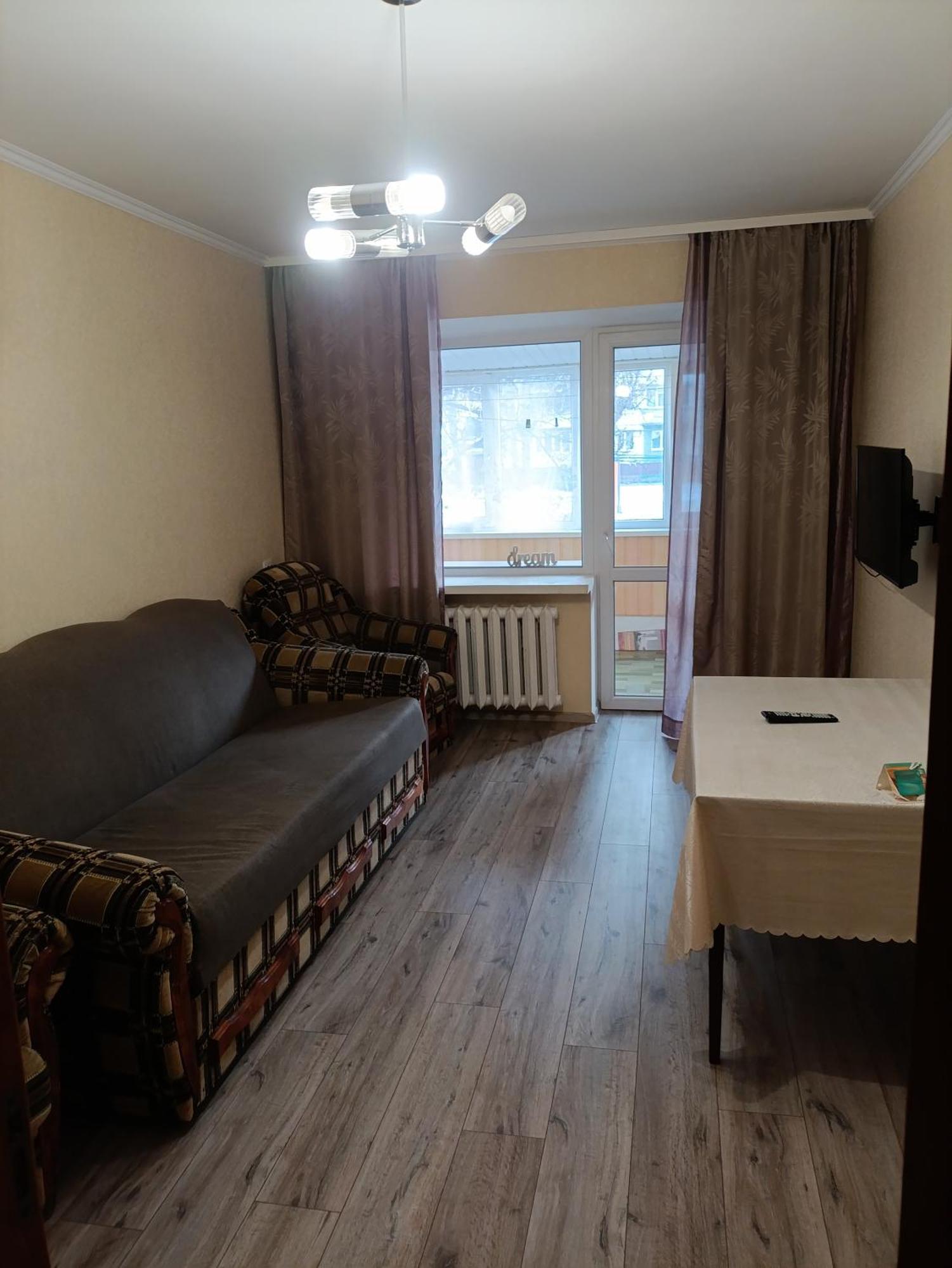 Apartments Near The Trinity Church On Dovzhenko Street,102 Чернихив Екстериор снимка
